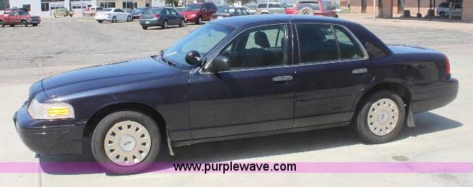 image for item 6320 2003 Ford Crown Victoria Police Interceptor
