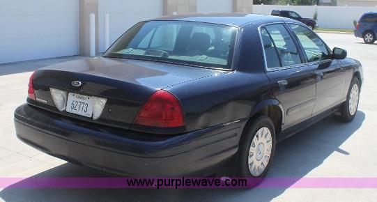 image for item 6320 2003 Ford Crown Victoria Police Interceptor