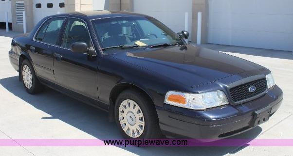 image for item 6320 2003 Ford Crown Victoria Police Interceptor