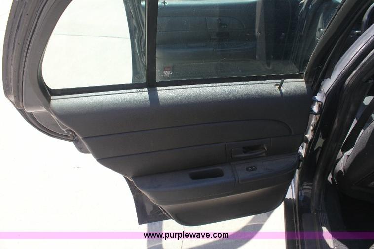 image for item 6320 2003 Ford Crown Victoria Police Interceptor