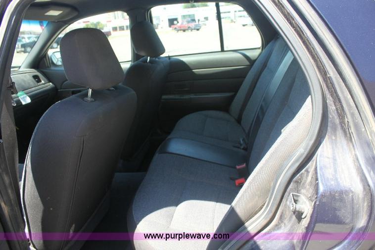 image for item 6320 2003 Ford Crown Victoria Police Interceptor