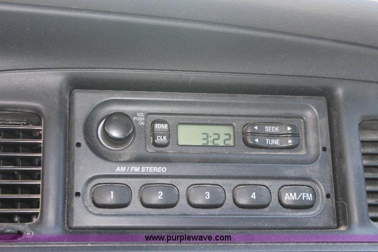 image for item 6320 2003 Ford Crown Victoria Police Interceptor