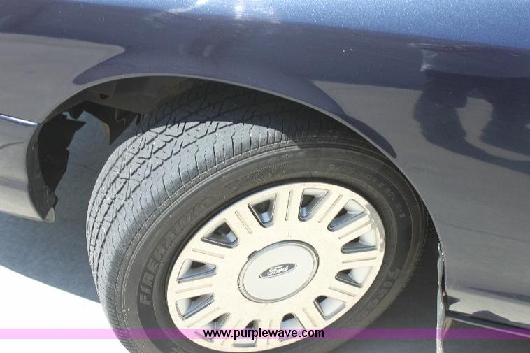 image for item 6320 2003 Ford Crown Victoria Police Interceptor