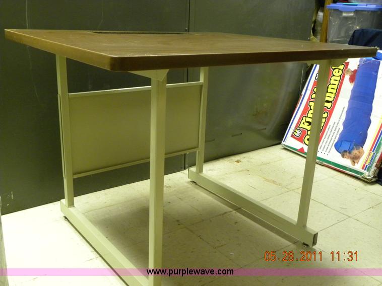 Assorted office furniture in Ottawa, KS Item A1176 sold Purple Wave