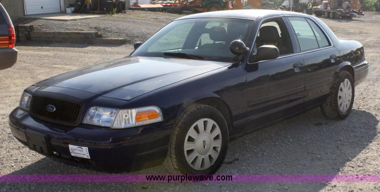 image for item A2145 2007 Ford Crown Victoria Police Interceptor