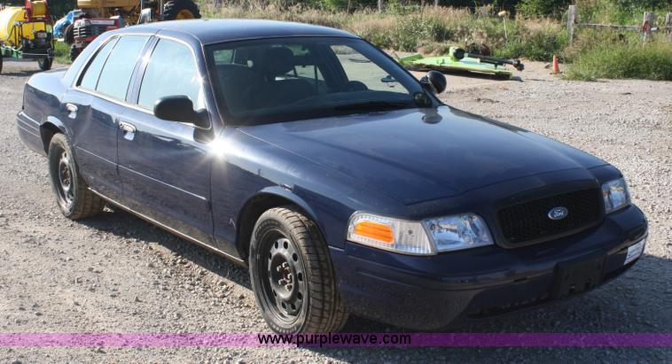 image for item A2145 2007 Ford Crown Victoria Police Interceptor