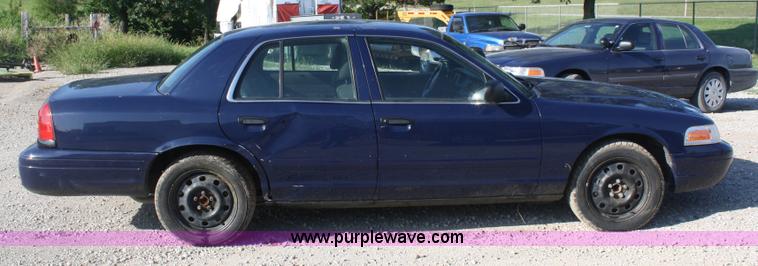 image for item A2145 2007 Ford Crown Victoria Police Interceptor