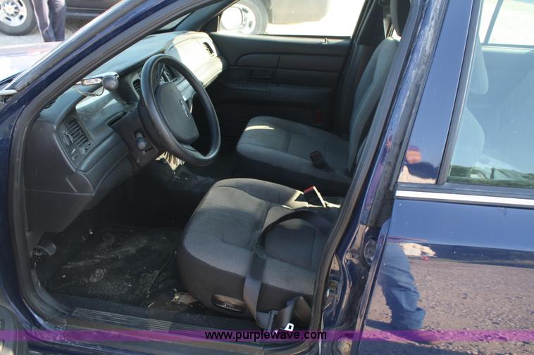 image for item A2145 2007 Ford Crown Victoria Police Interceptor