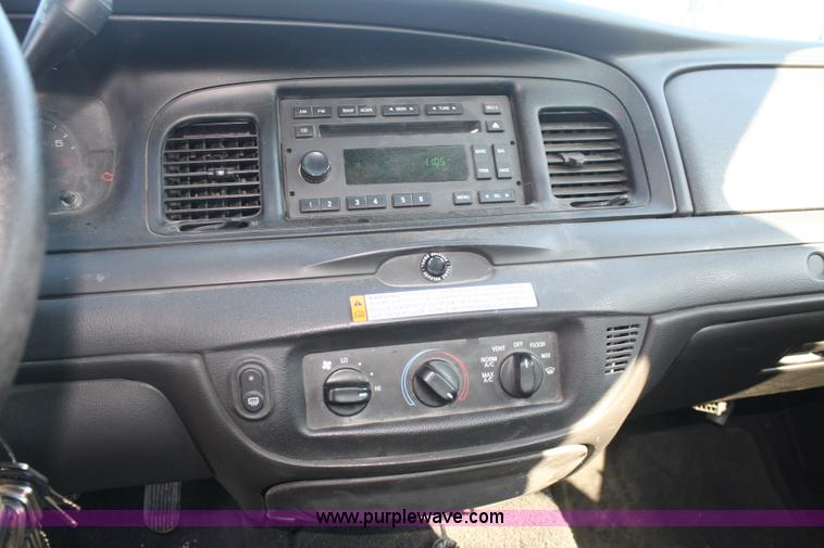 image for item A2145 2007 Ford Crown Victoria Police Interceptor