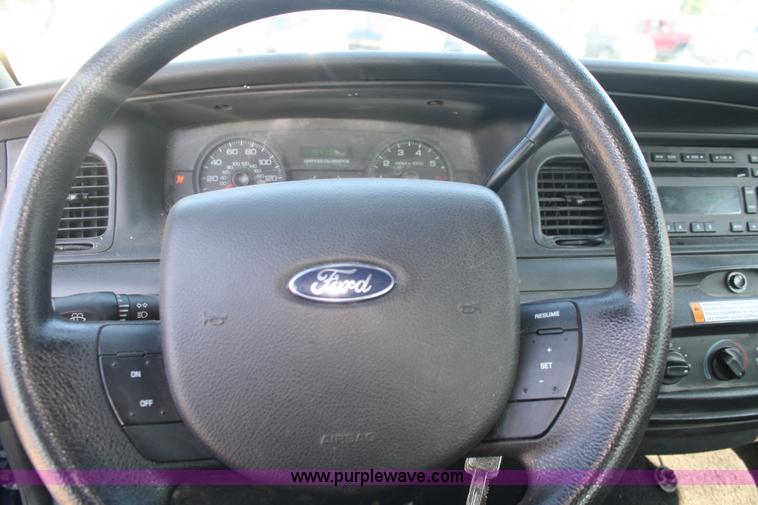 image for item A2145 2007 Ford Crown Victoria Police Interceptor