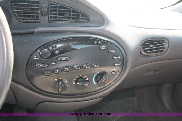 image for item A2154 1999 Ford Taurus LX