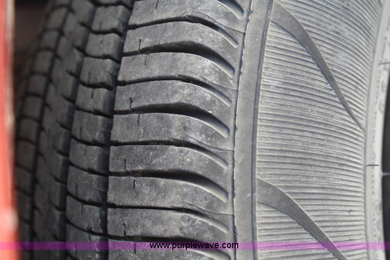 image for item A2154 1999 Ford Taurus LX