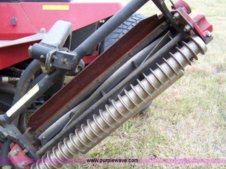 image for item A2528 2000 Toro Reel Master 5200D reel mower