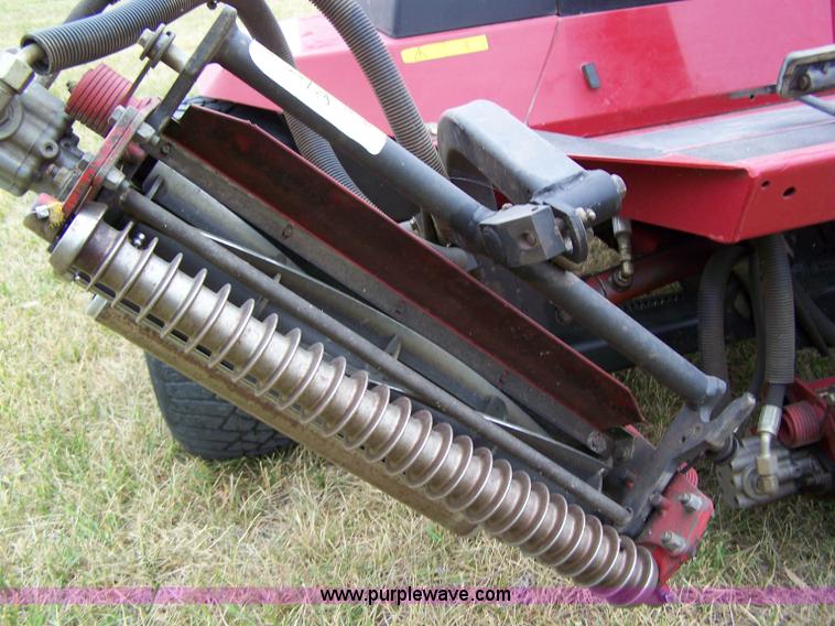 image for item A2528 2000 Toro Reel Master 5200D reel mower