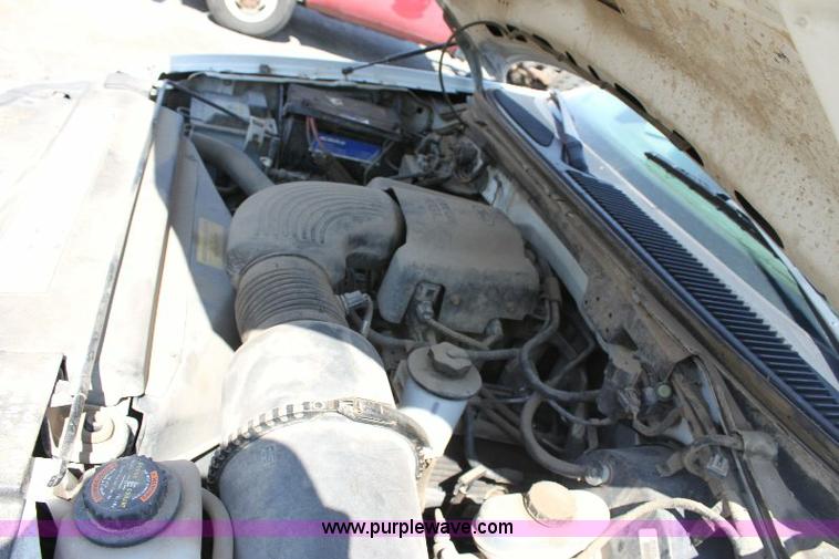 image for item A2549 1999 Ford F150 XL pickup truck