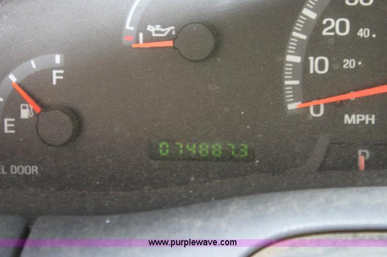 image for item A2550 1999 Ford F150 XL pickup truck