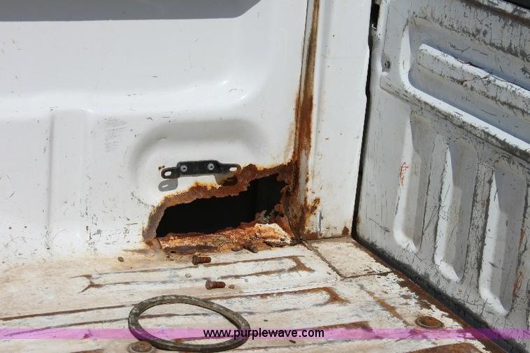 image for item A2550 1999 Ford F150 XL pickup truck