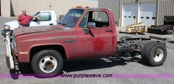 image for item A2551 1983 Chevrolet C30 Custom Deluxe truck cab and chassis