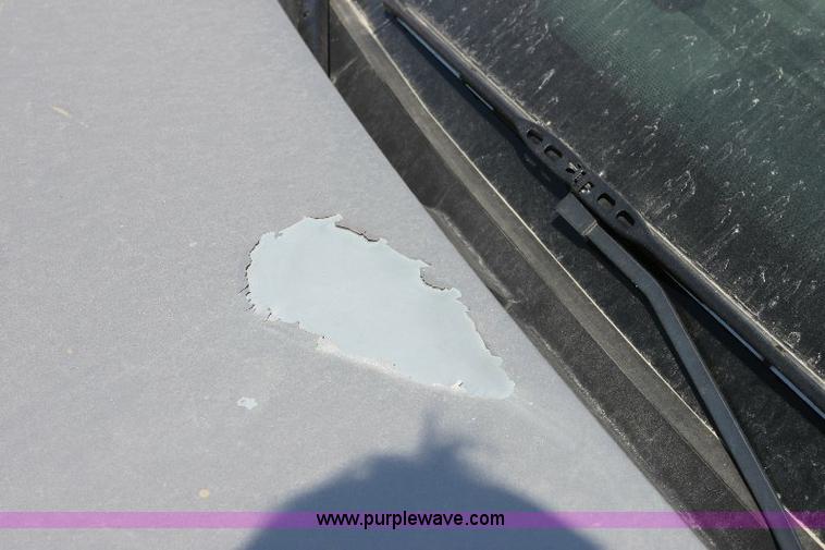 image for item A2555 2004 Ford Crown Victoria LX