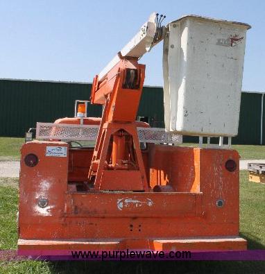 image for item A2556 1972 Ford F350 utility pickup bucket truck