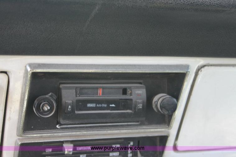 image for item A2556 1972 Ford F350 utility pickup bucket truck