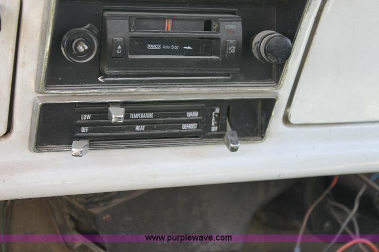 image for item A2556 1972 Ford F350 utility pickup bucket truck