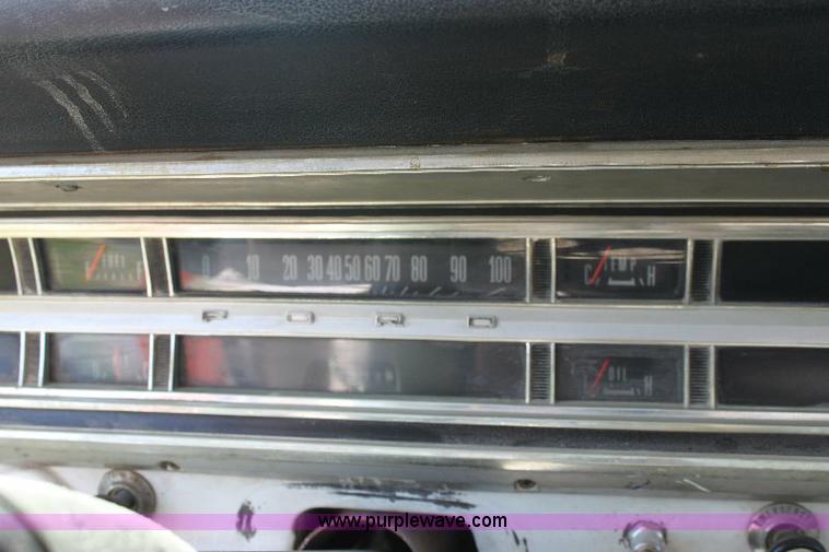 image for item A2556 1972 Ford F350 utility pickup bucket truck