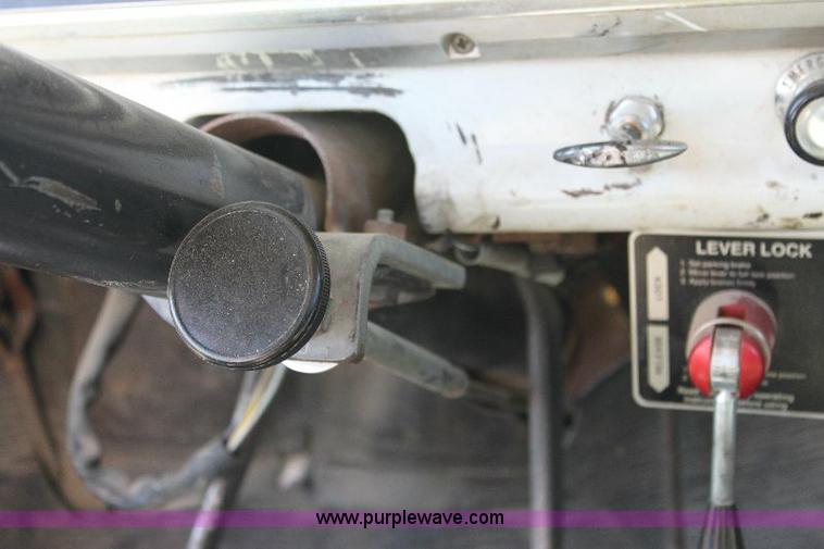 image for item A2556 1972 Ford F350 utility pickup bucket truck