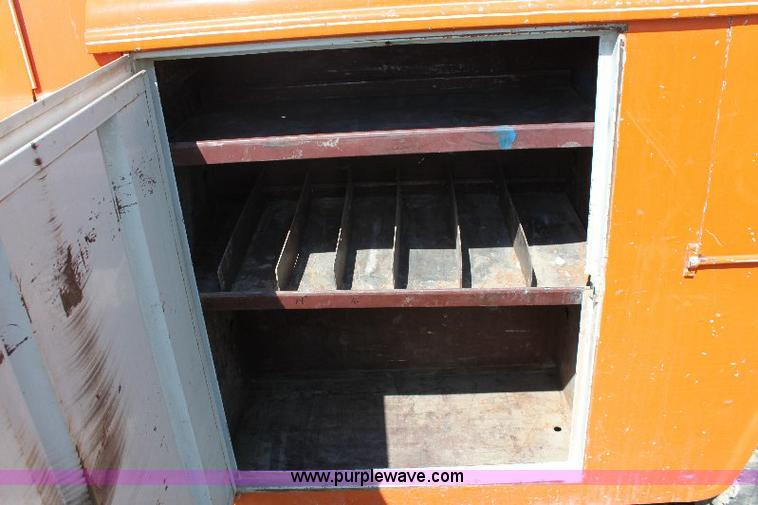 image for item A2556 1972 Ford F350 utility pickup bucket truck