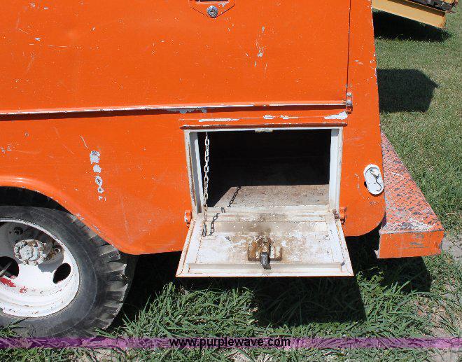 image for item A2556 1972 Ford F350 utility pickup bucket truck