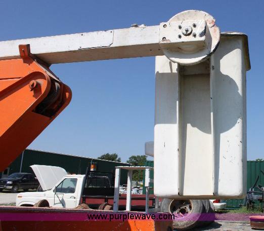 image for item A2556 1972 Ford F350 utility pickup bucket truck