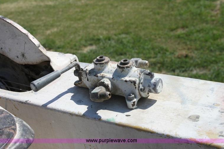 image for item A2556 1972 Ford F350 utility pickup bucket truck