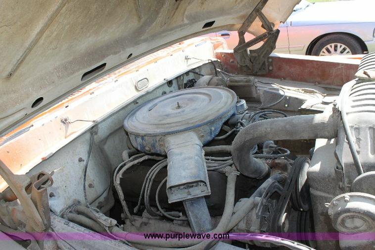 image for item A2556 1972 Ford F350 utility pickup bucket truck