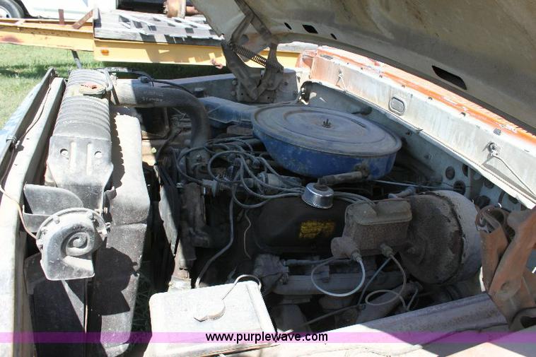 image for item A2556 1972 Ford F350 utility pickup bucket truck