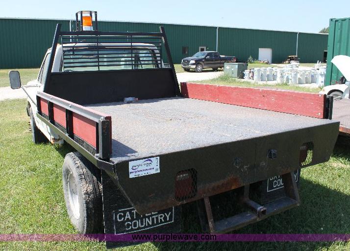 image for item A2558 1986 Ford F350 XL pickup truck