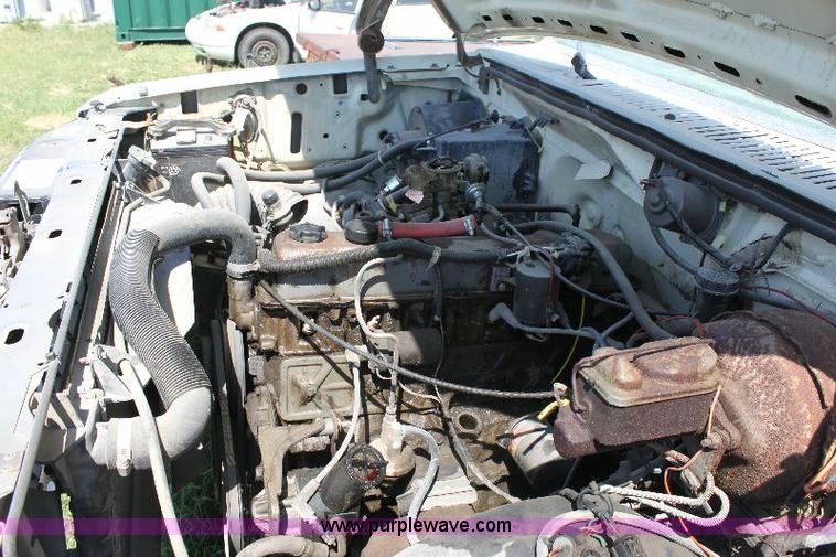 image for item A2558 1986 Ford F350 XL pickup truck