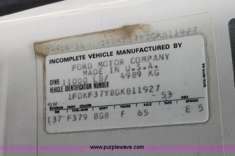 image for item A2558 1986 Ford F350 XL pickup truck