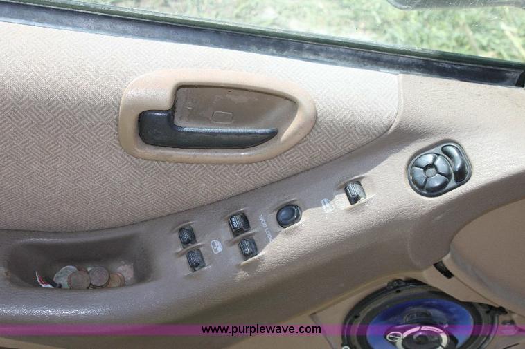 image for item A2560 1999 Dodge Stratus