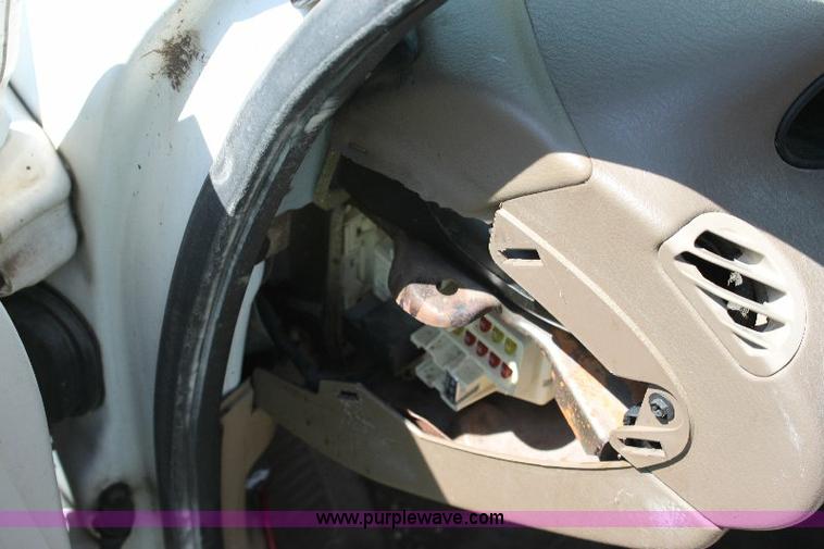 image for item A2560 1999 Dodge Stratus