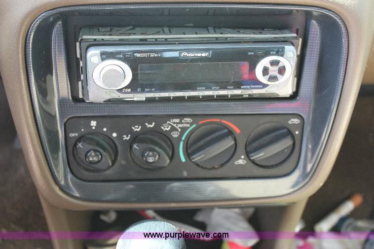 image for item A2560 1999 Dodge Stratus