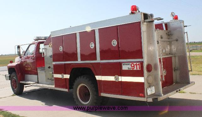 image for item A2569 1984 Ford F700 fire truck