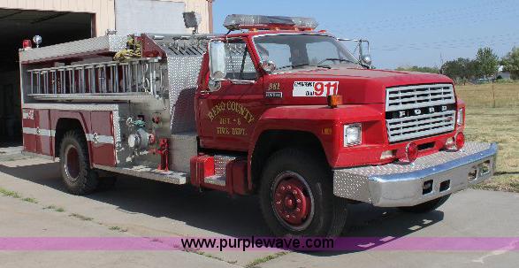 image for item A2569 1984 Ford F700 fire truck