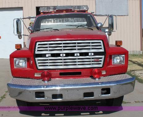 image for item A2569 1984 Ford F700 fire truck