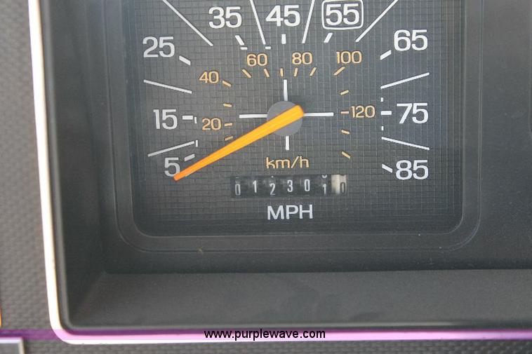 image for item A2569 1984 Ford F700 fire truck