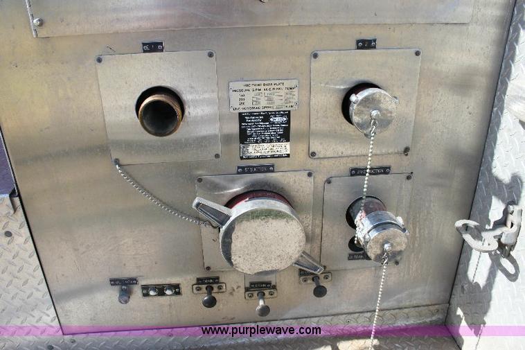 image for item A2569 1984 Ford F700 fire truck