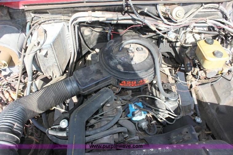 image for item A2569 1984 Ford F700 fire truck