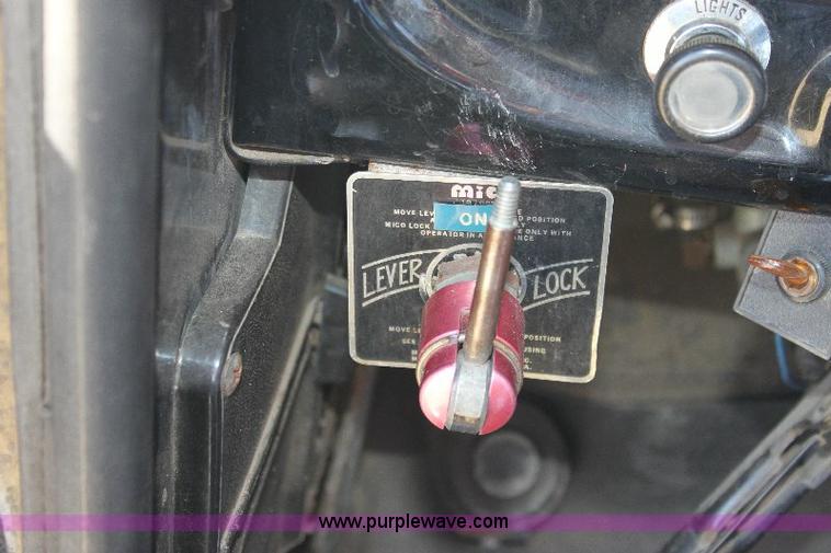 image for item A2570 1979 Ford F700 fire truck