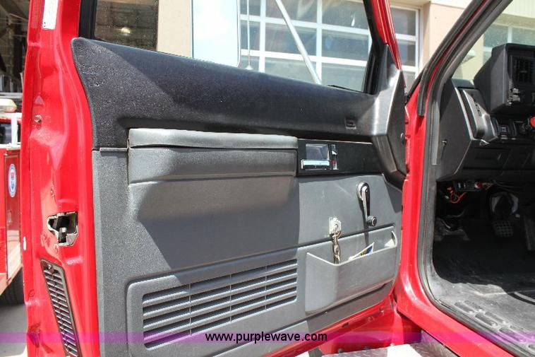 image for item A2574 1992 Chevrolet Kodiak SVI air and light truck