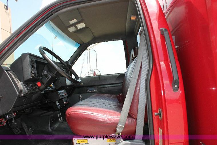 image for item A2574 1992 Chevrolet Kodiak SVI air and light truck