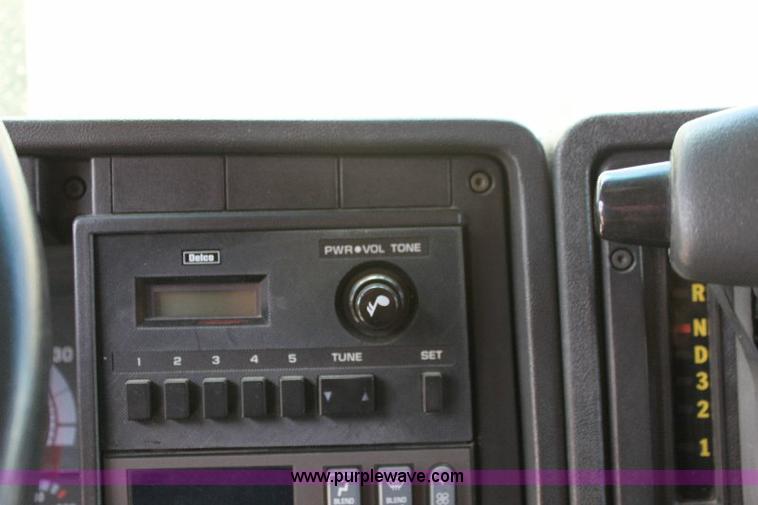 image for item A2574 1992 Chevrolet Kodiak SVI air and light truck